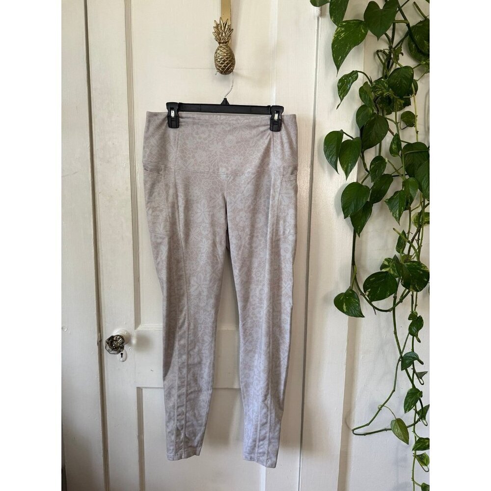 Women’s size medium floral light leggings